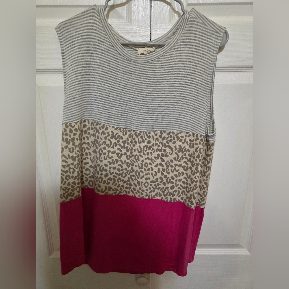 1.4.3. Story by Line Up Gray and Tan Boxy Muscle Tee